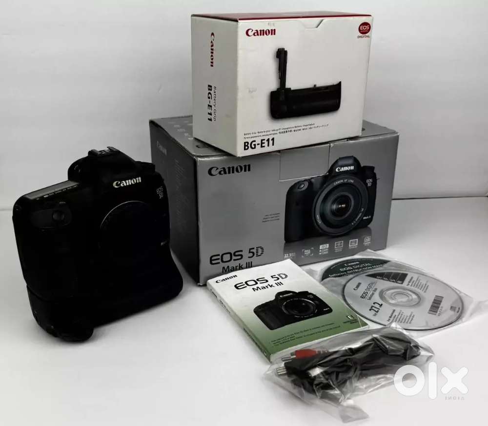 Canon EOS 5D Mark III 22.3 MP DSLR Camera - Black (Body & Grip)