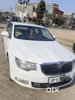 Skoda Superb 2011 Diesel 120000 Km Driven
