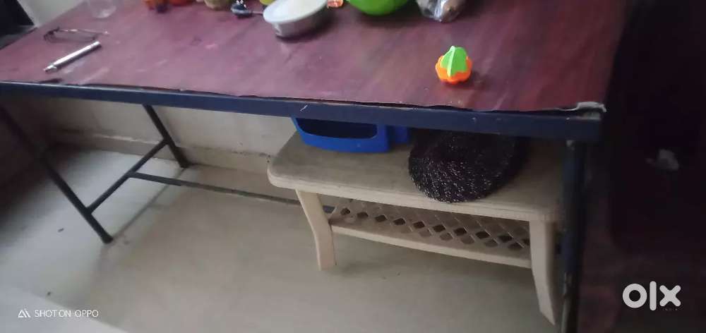 One clinical table, iron castle rack and three plastic chair