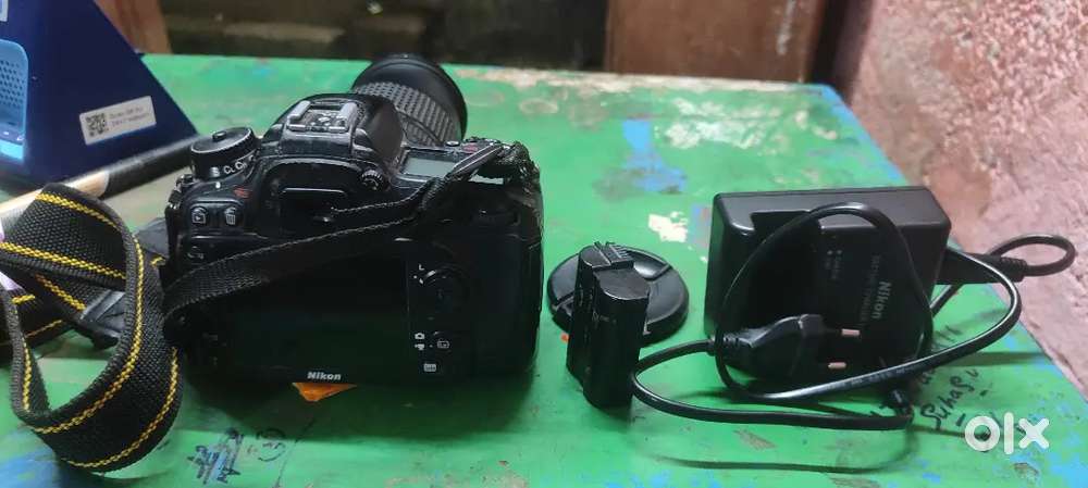 Nikon 7100d camera for sale 85 /140 lens single battery new charger