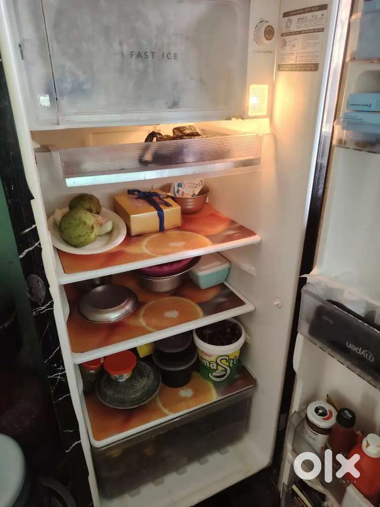 I am selling Whirlpool fridge 5 years old