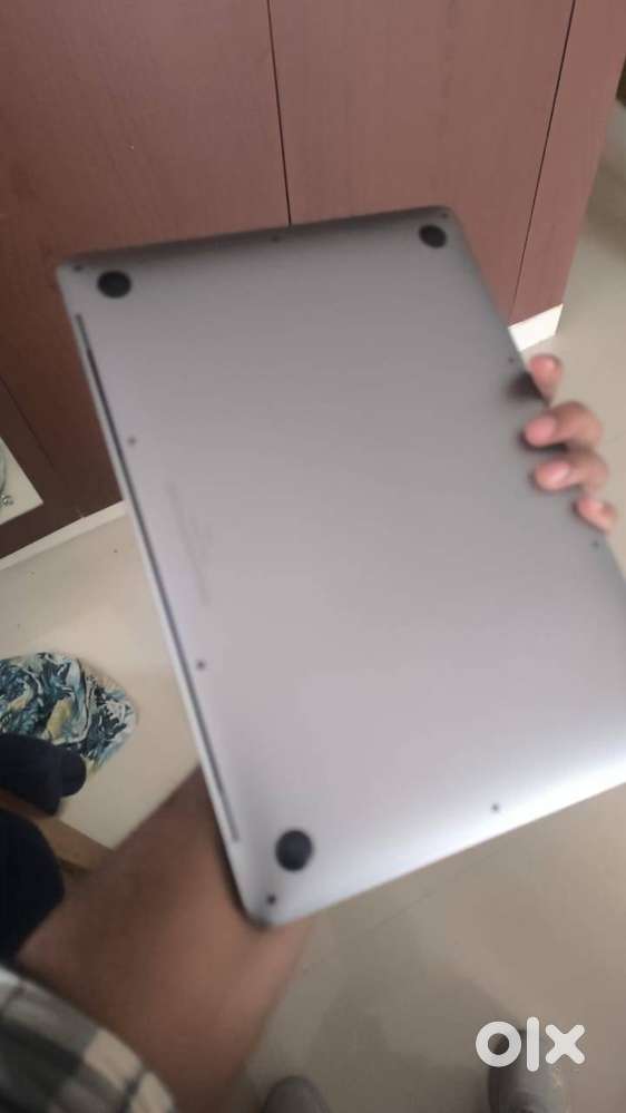 MacBook Air M1 (2020) - Working Perfectly, Display Line Issue