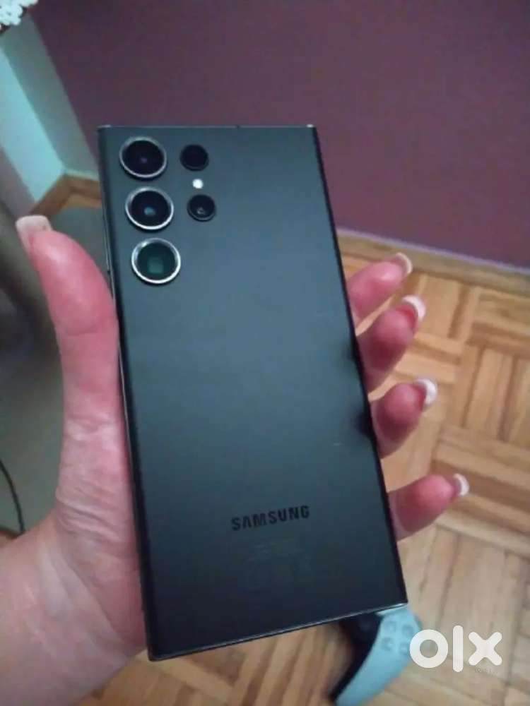 1.5 year old Samsung s23 ultra(global) wid box and documents..