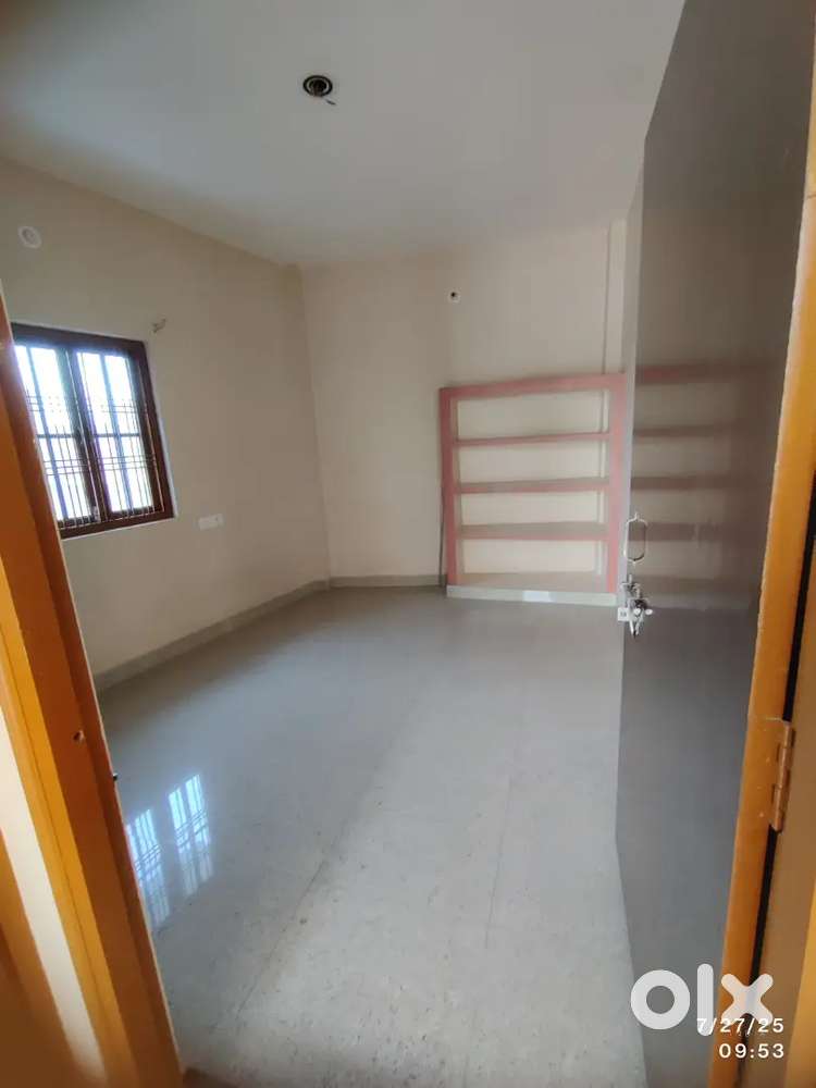 1Room set 6k & 2Room set 9k available with seperate kitchen & bathroom