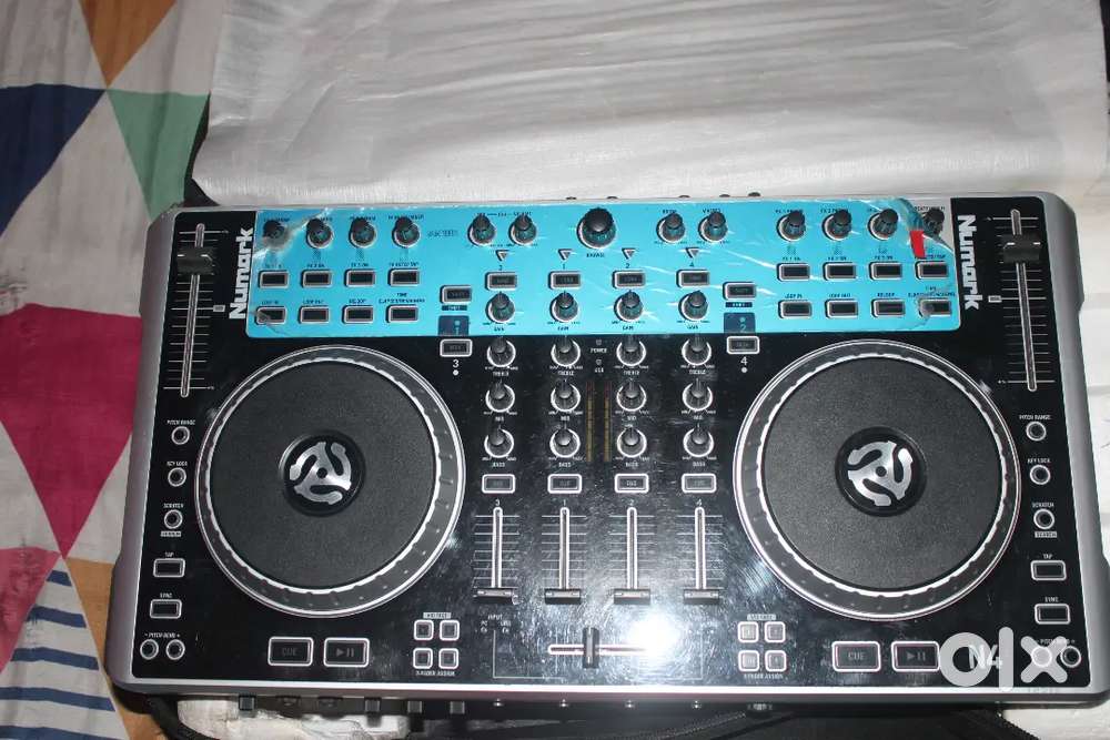 Numark N4  4-Deck DJ Controller with Mixer