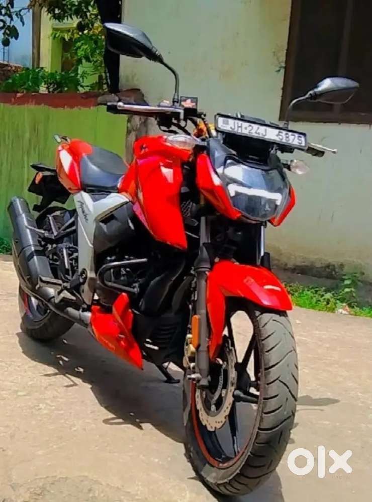 Apache 4v 160 bs6