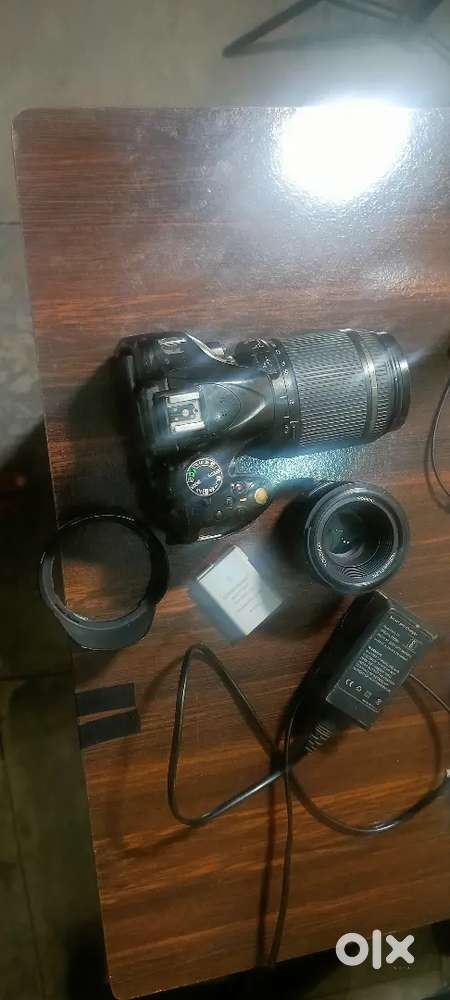 Nikon 5200 camra good condition with 2 lens