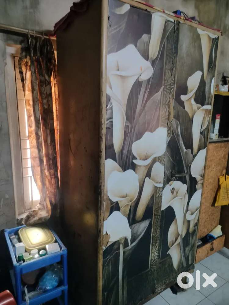 Almirah At cheap price