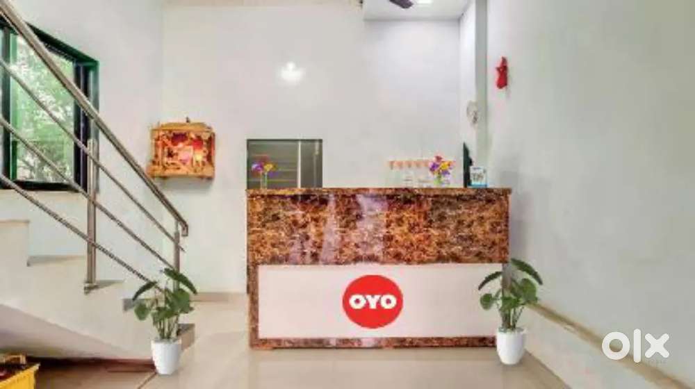 HOTEL में लड़के और लड़कियों की जरूरत है अधिक जानकारी के लिए संपर्क करे