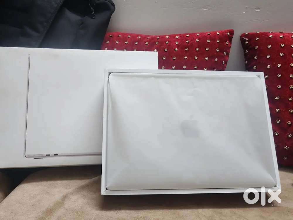 Macbook air m2 16gb 256 5 days