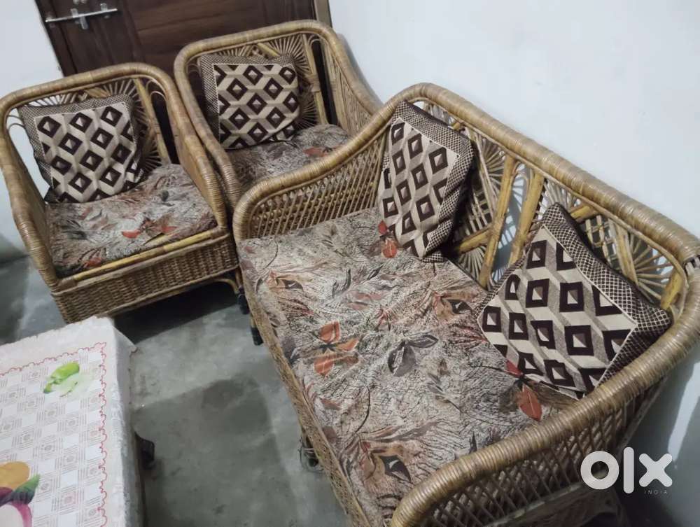 Four setar wodden sofa
