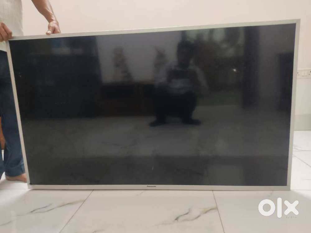 Panasonic 58-inch Full HD LED TV (TH-58D300DX) – Excellent Condition