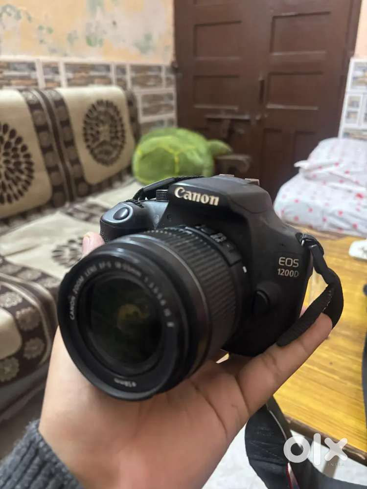 Canon EOS 1200D DSLR