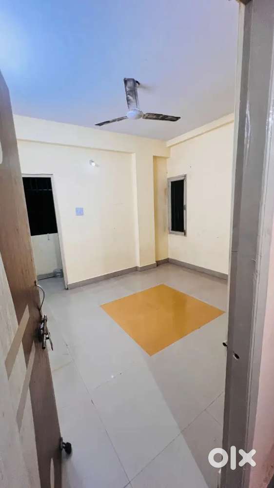 1 Room Available in 3 BHK Flat