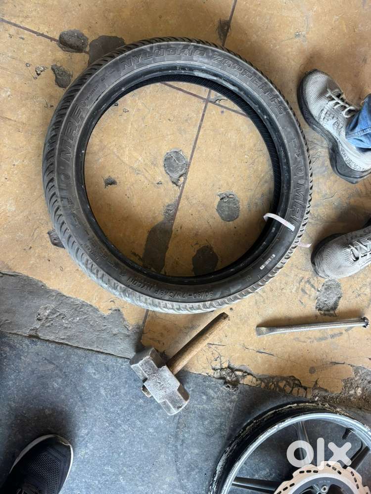 Apache rtr front tyre 90/90/17