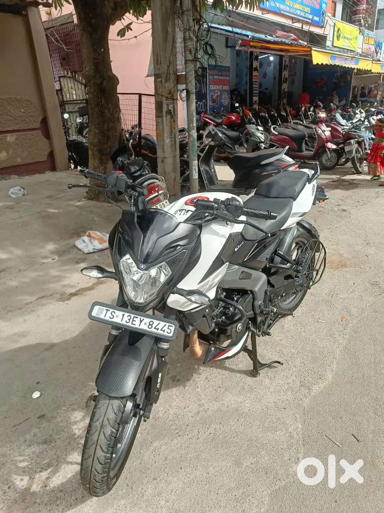 Pulsar ns 200 cc model 2023. Km.18000 single owner used