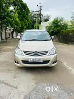 Toyota Innova Crysta 2.4 G MT 7 STR, 2010, Diesel