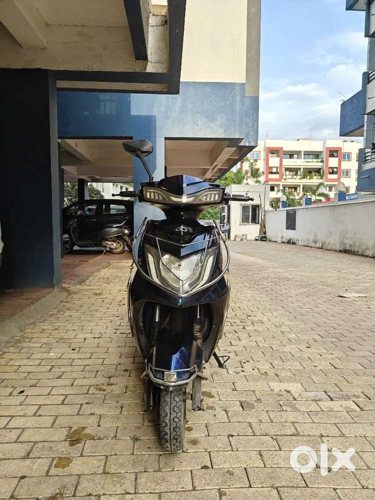 KINETIC ZING ELECTRIC SCOOTER