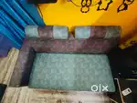 Stylish 3-Seater Sofa in Excellent Condition - Comfortable & Durable