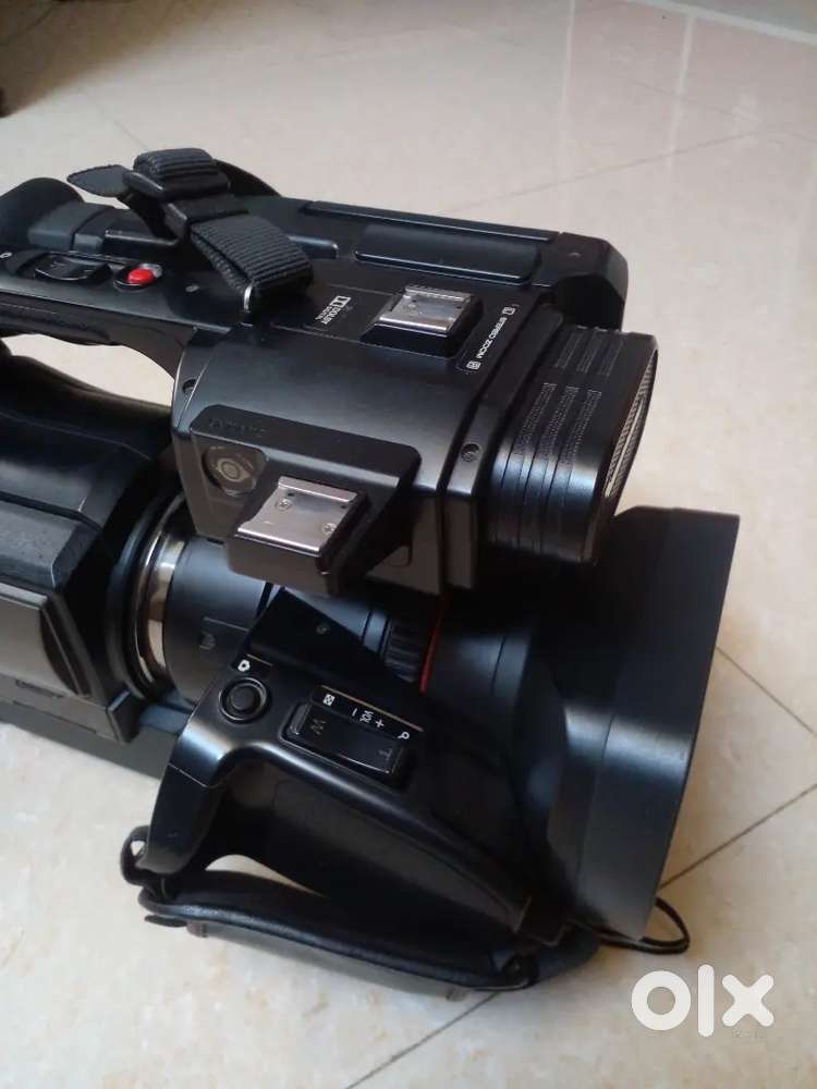 Panasonic Camcorder MDH2M(INBUILT 32GB MEMORY)