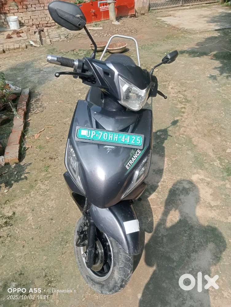 This is first hand scooty in mint condition