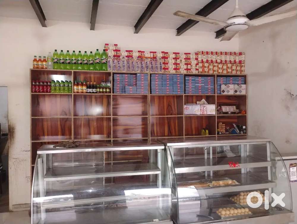 Halwai chahiye jo samose jalebi bna sake