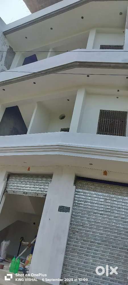 Room for shivpur rent 6000/months