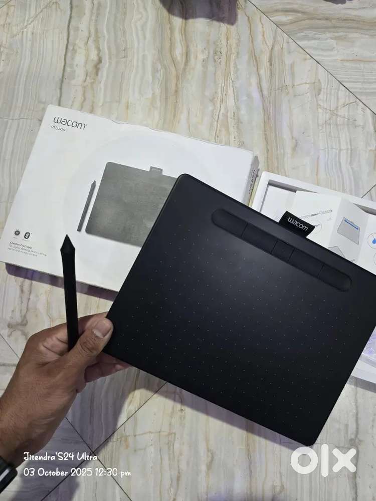 Wacom Intuos Medium (Bluetooth) - Sirf 2-4 Baar Istemal Hua! New Hi Ha