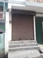 Kashmiri mahalla police choki ke paas shop hae