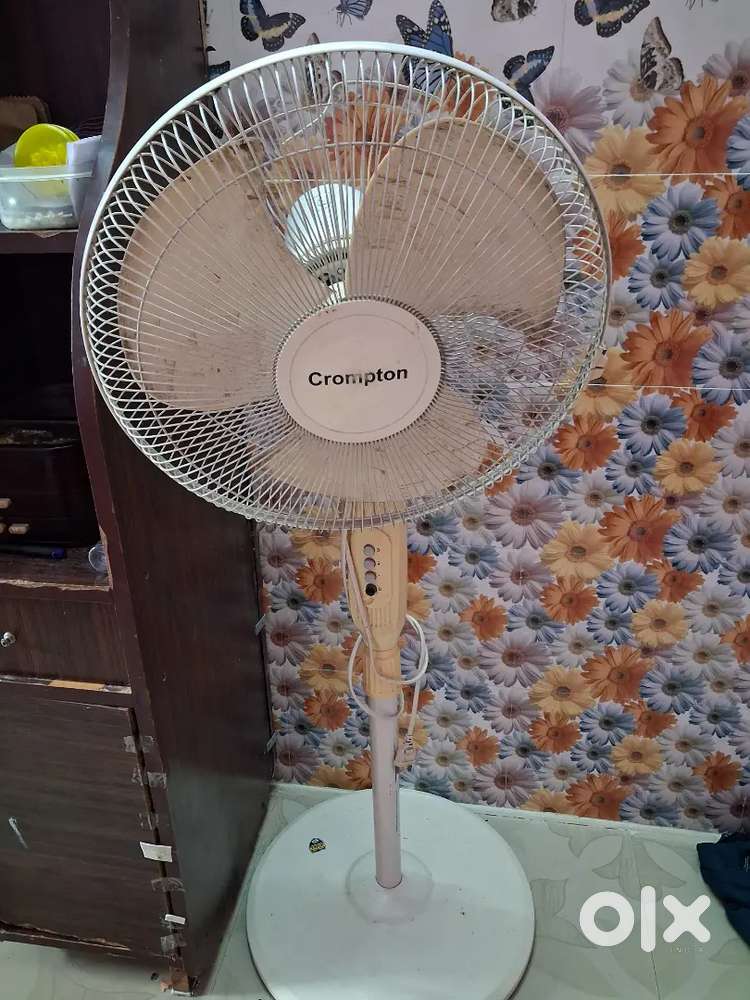 Pedestal  fan. Crompton