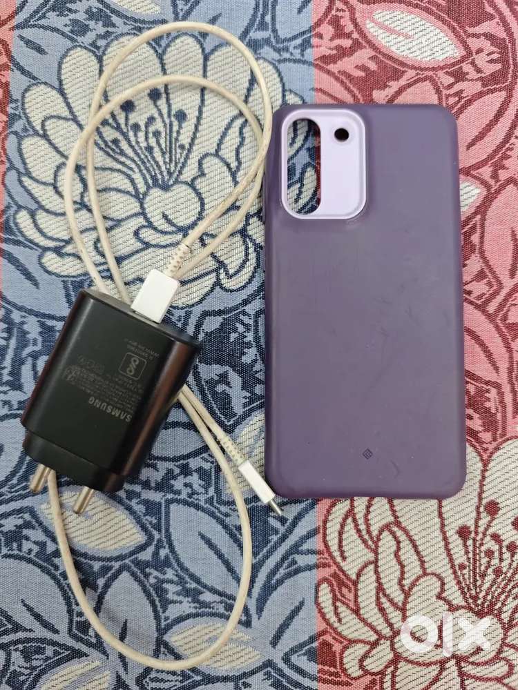 S21fe Charger with spigen case
