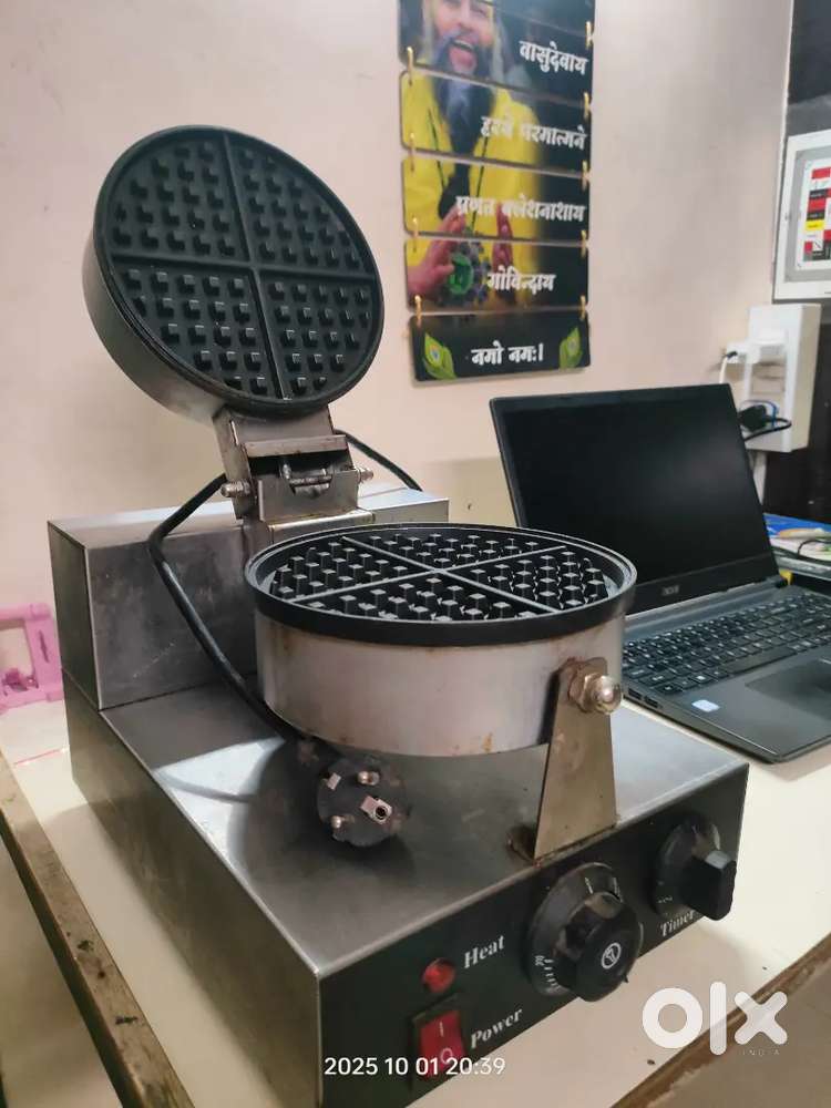 Working Good condition Waffle Maker with free Chocolate melter