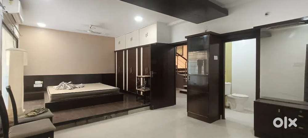 INDEPENDENT BUILDING COMMERCIAL FOR RENT IN BANJARA HILLS ROAD NO-6