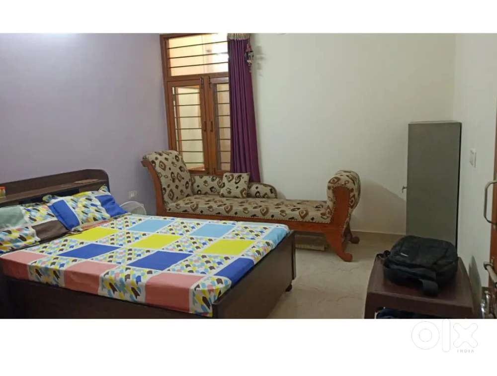 4 seater Cauch with 4 by 6 queen size bed with mattress