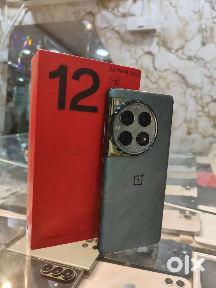 ONEPLUS 12 12/256GB IN IMMACULATE CONDITION INDIAN WITH ALL ACCESSORIE