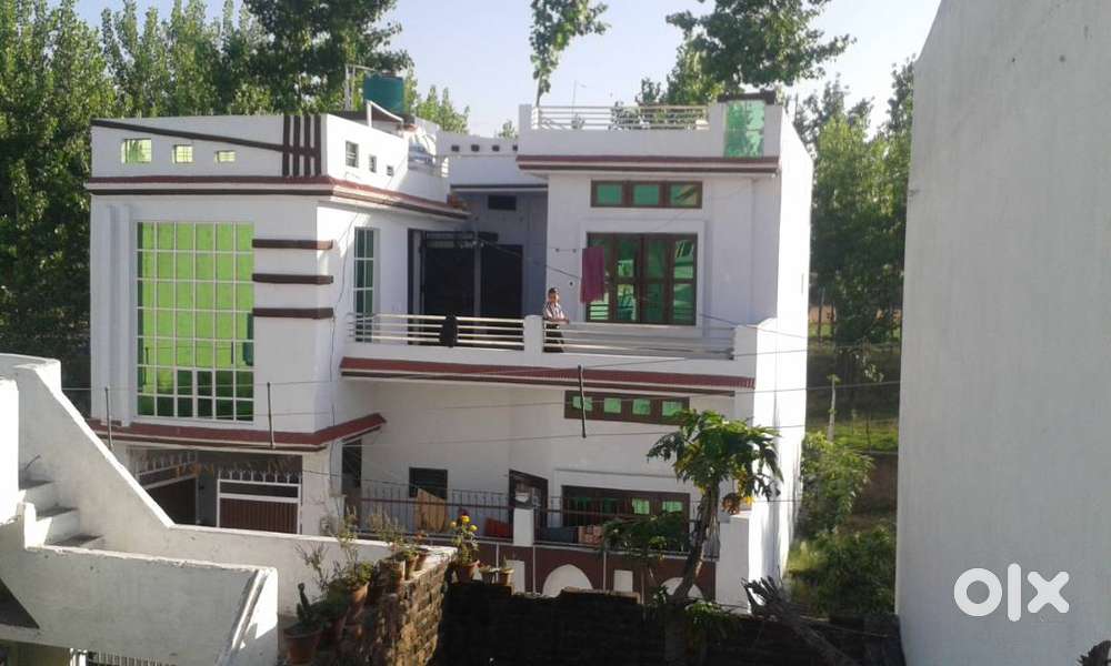 Two room set with separate bathroom and kitchen