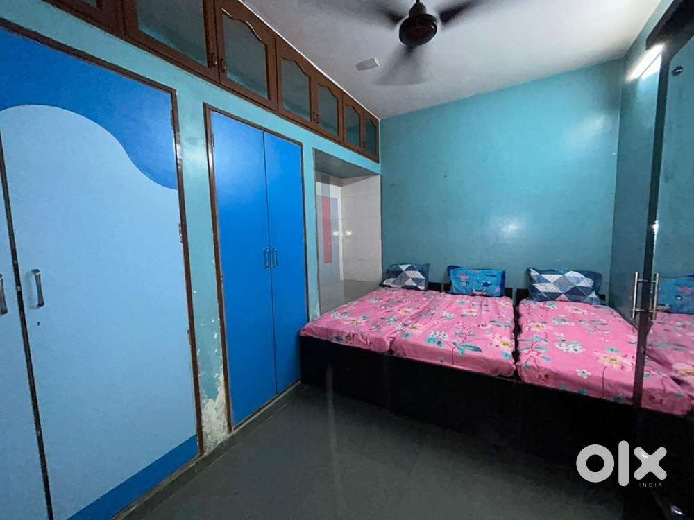 Girls pg with all facilities available in near silver oak university