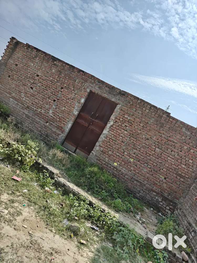 For sale 200 Gaj plot semi constructed