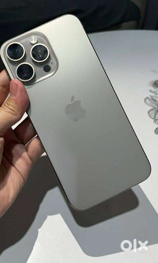 Selling My 15 Pro 128GB 98% Battery Health , Superb Condition Like New