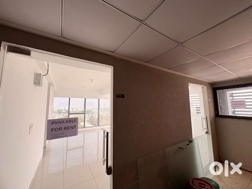 Commercial Office Space for Rent – Corner Unit  Prime Location