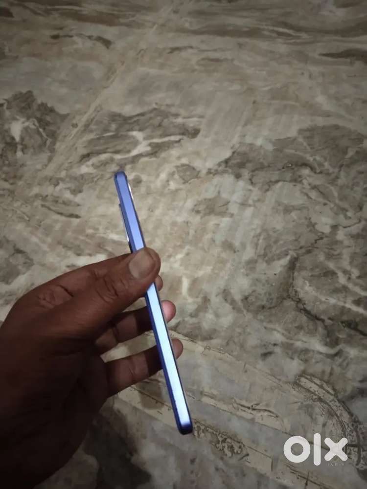 Sell my iQOO neo 10R 5g 4 month old 8+8gb 256 gb
