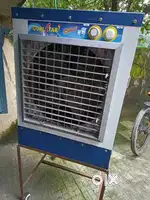 Cooler with stand