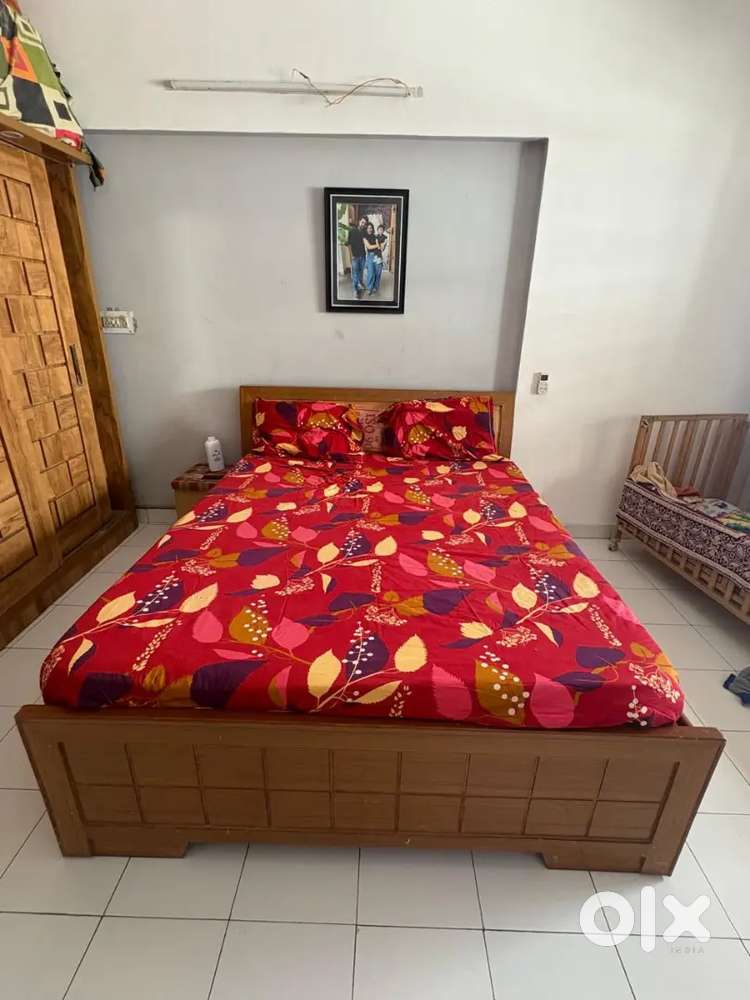 Queen Size Box Bed in good condition for Sale