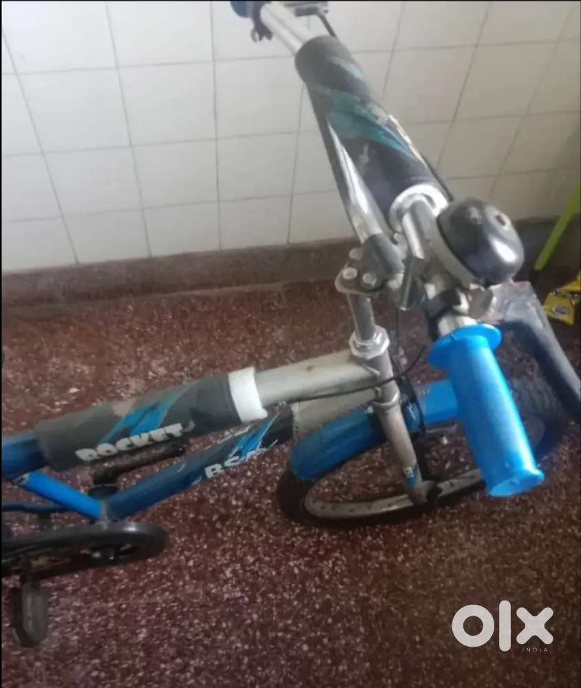 A nice bicycle for sale with comfortable dear, nice design.
