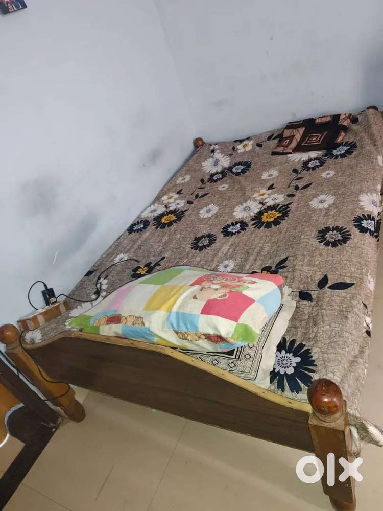 Bad and almirah for sell