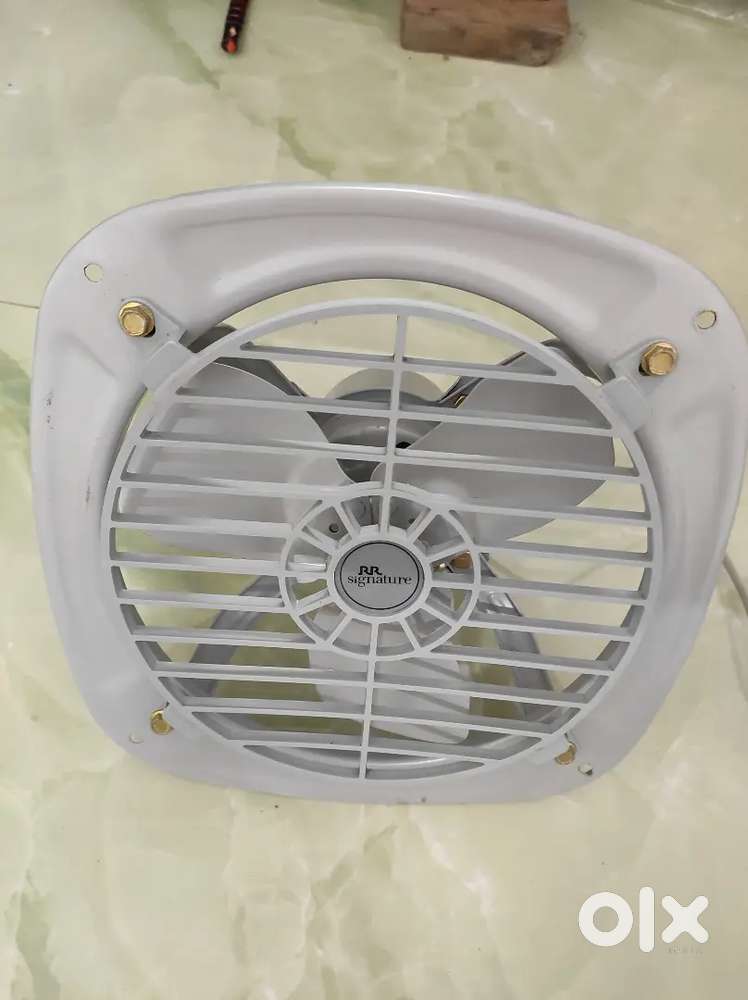 RR Singnutre Exhaust Fan