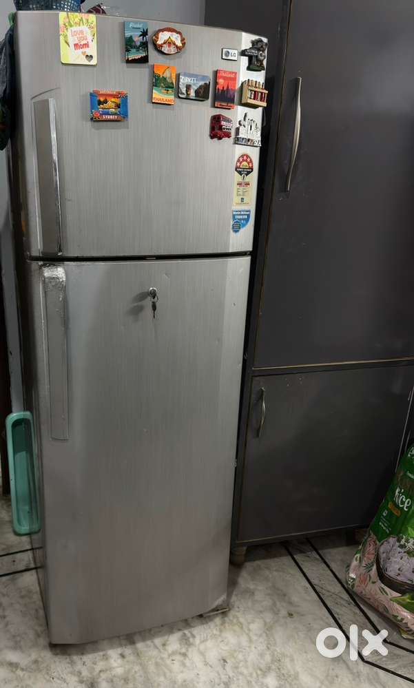 LG frige 2 door good condition all working