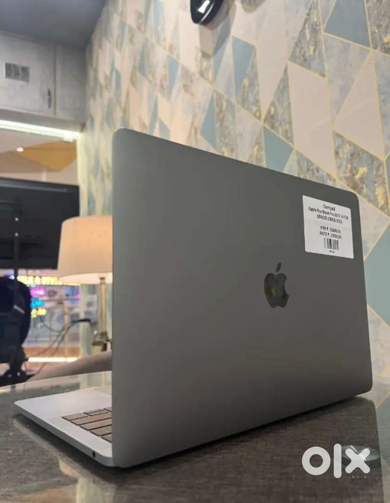 Apple Macbook Pro 2017 256GB Excellent Condition With Original Charger