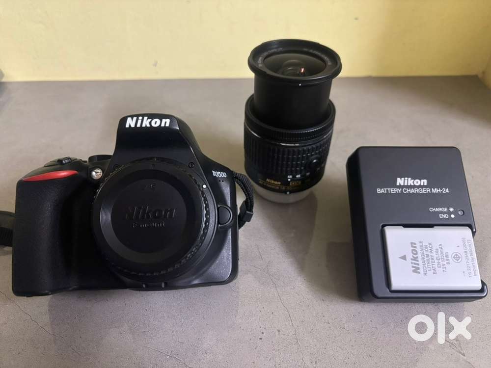 Nikon DSLR D3500