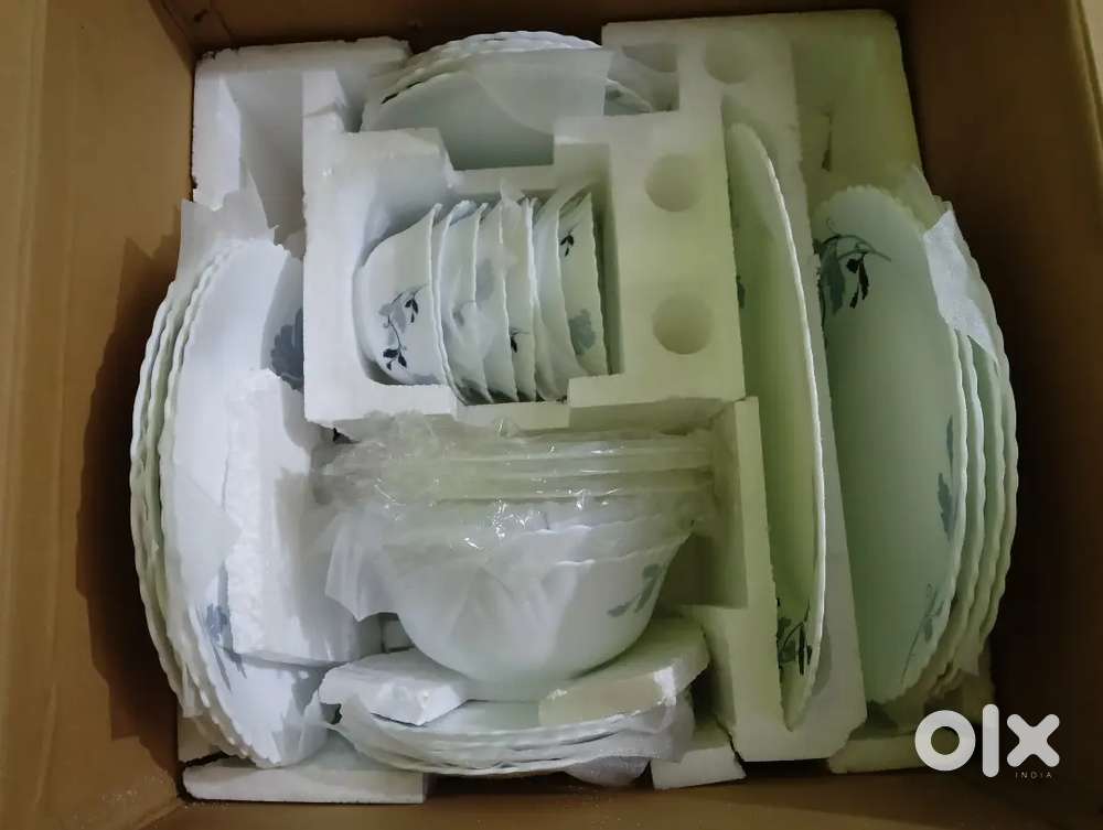 Crockery set